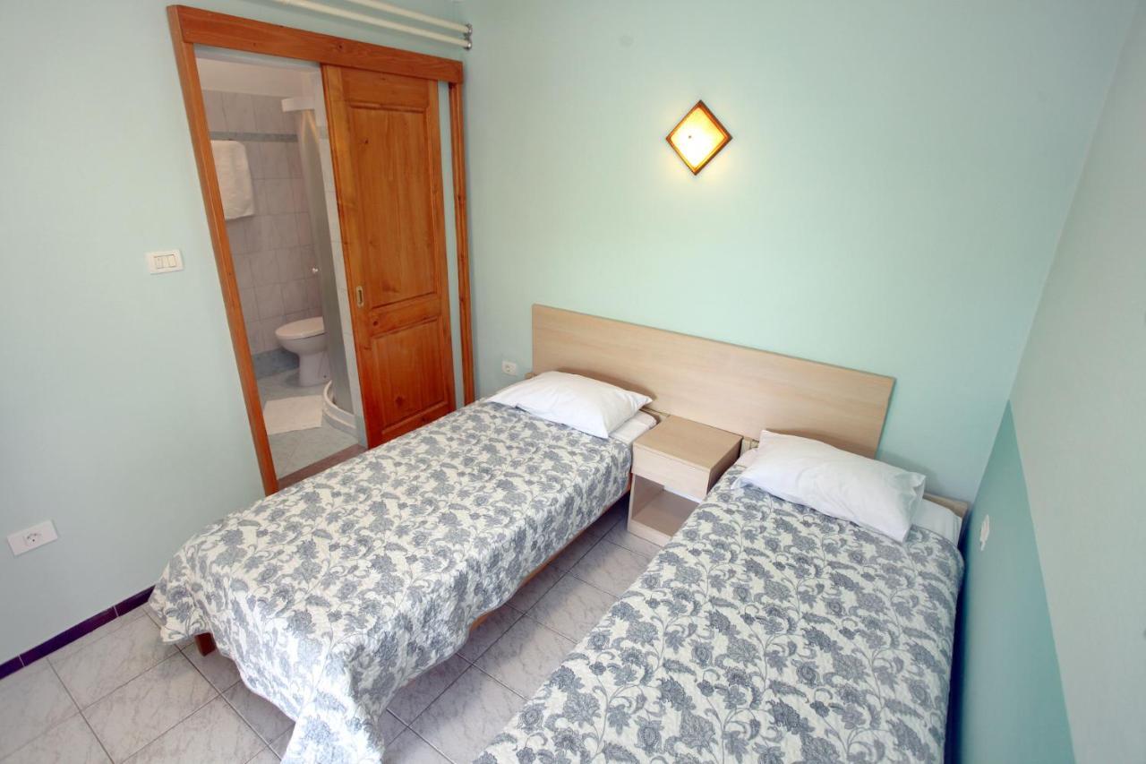 Dino Studio And Room Apartments Portorož Eksteriør billede