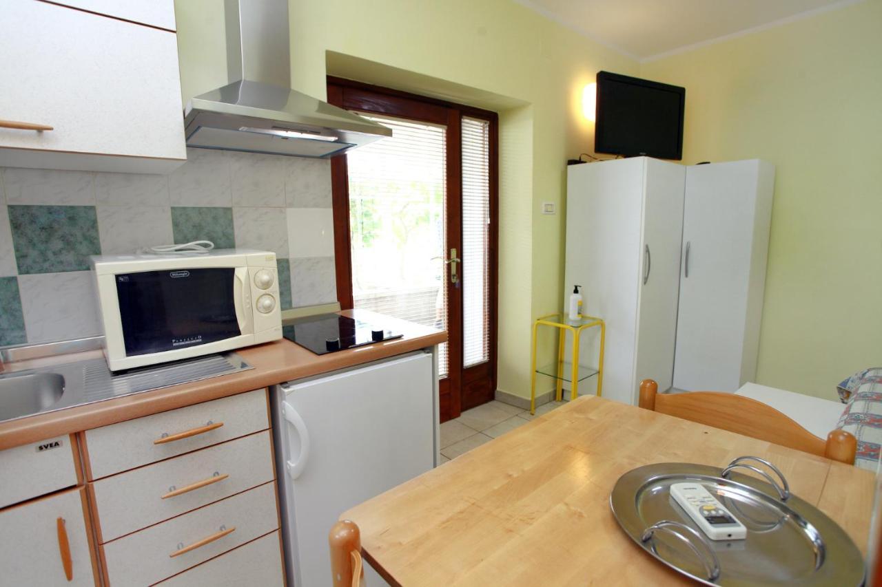 Dino Studio And Room Apartments Portorož Eksteriør billede
